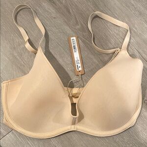 Skims Weightless Scoop Bra